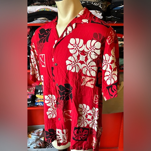 ONE PAPAYA Made in Hawaii Patterned Red Button Down Shirt X Size : Large - Picture 2 of 4